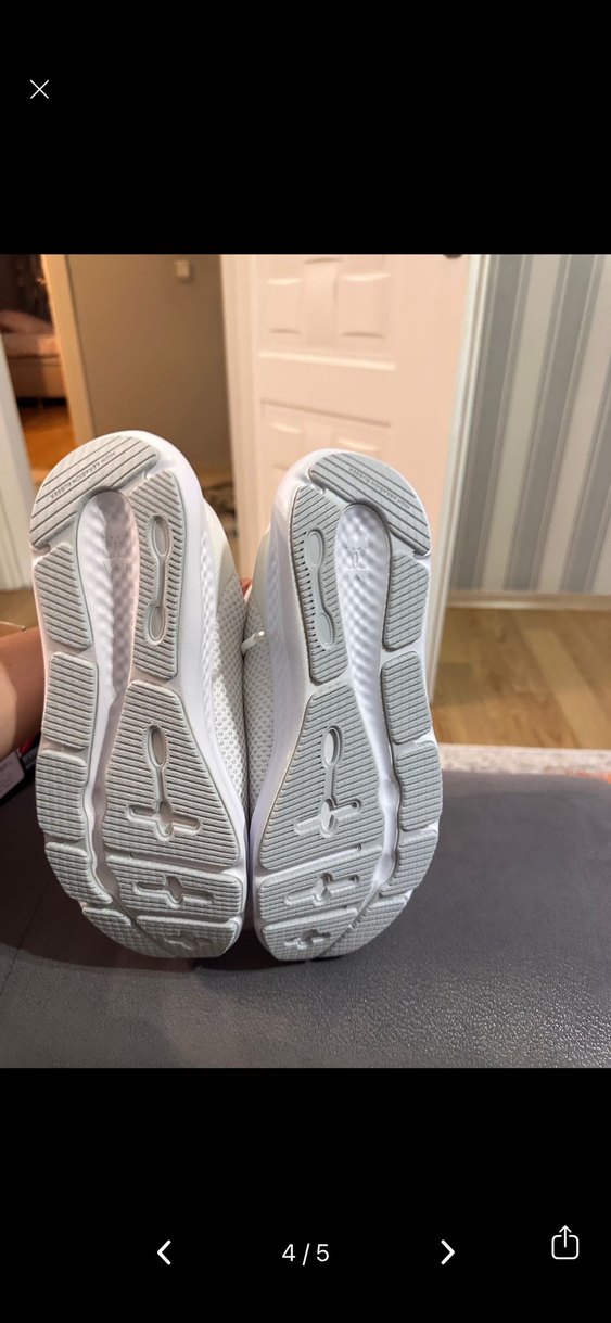 Erkek Beyaz Under Armour Koşu ve Antrenman Ayakkabısı - Görsel 4