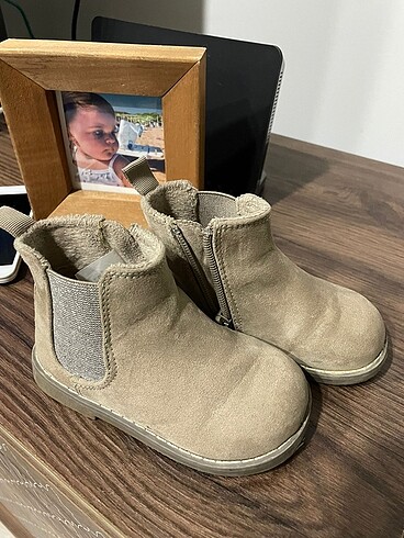 H&M Studio H&M ÇOCUK ÇİZMESİ