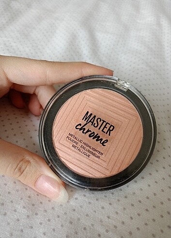 Maybelline master chrome highlighter