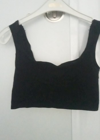 Trendyol & Milla Siyah V Yaka Mini Crop Top
