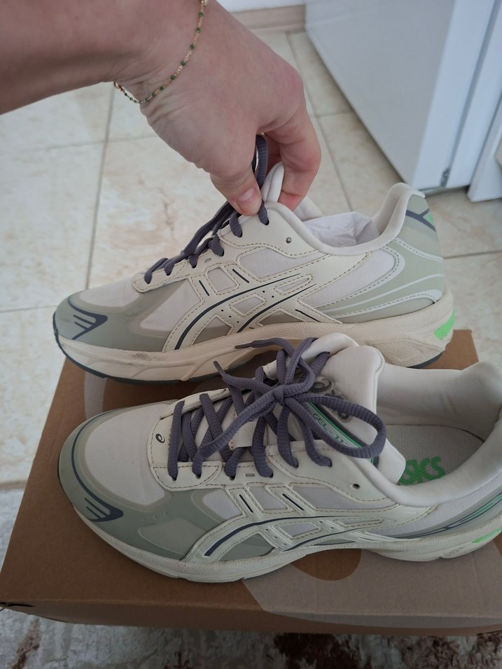 Beyaz Gri Bağcıklı Kadın Spor Ayakkabı - Görsel 4