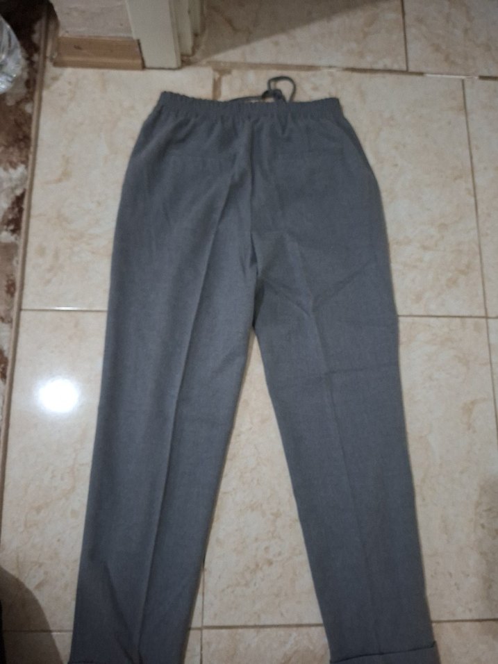 Kadın Gri Normal Kesim Kumaş Pantolon - Görsel 4