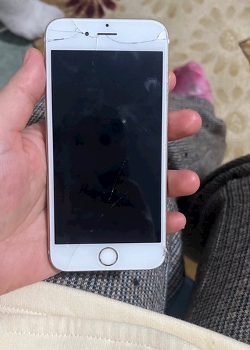 Beyaz iPhone ekran kırık - Görsel 2