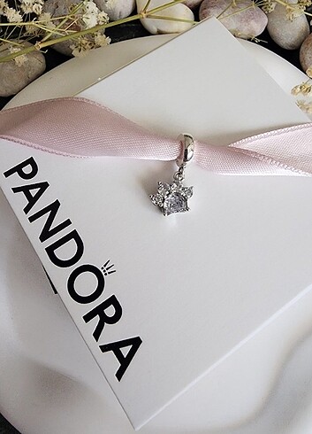 Pandora Işıltılı Pati İzi Charm