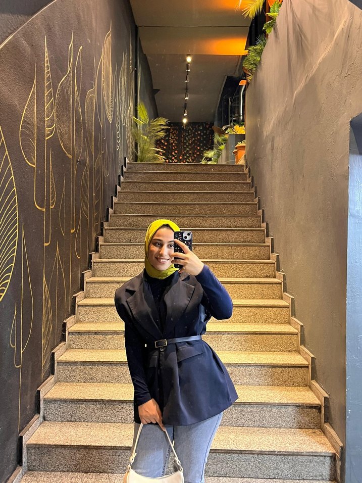 Kemerli Siyah Kısa Kadın Yelek - Görsel 3