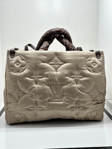 Louis Vuitton LOUIS VUITTON