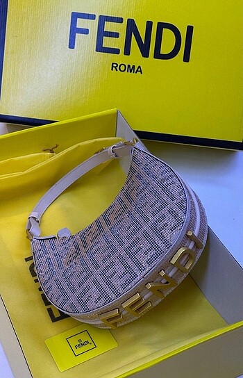 Fendi FENDİ