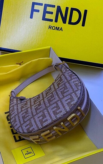 Beden çeşitli Renk FENDİ