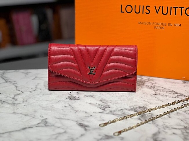  Beden LOUİEV WİTH CHAİN WALLET