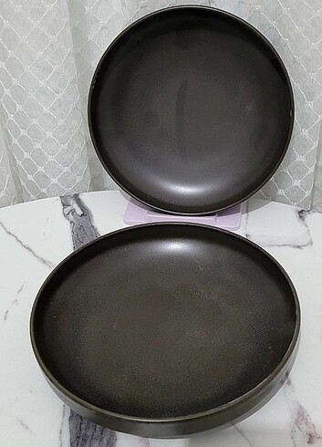 Porselen yemek tabağı