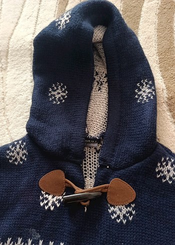 Kapüşonlu Nakışlı Kız Panço - Görsel 6