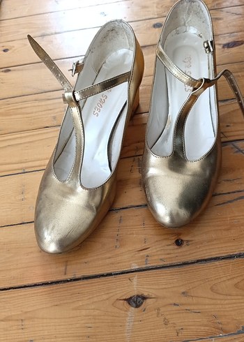 Altın Renkli Tokalı Kadın Topuklu Ayakkabı - Görsel 6