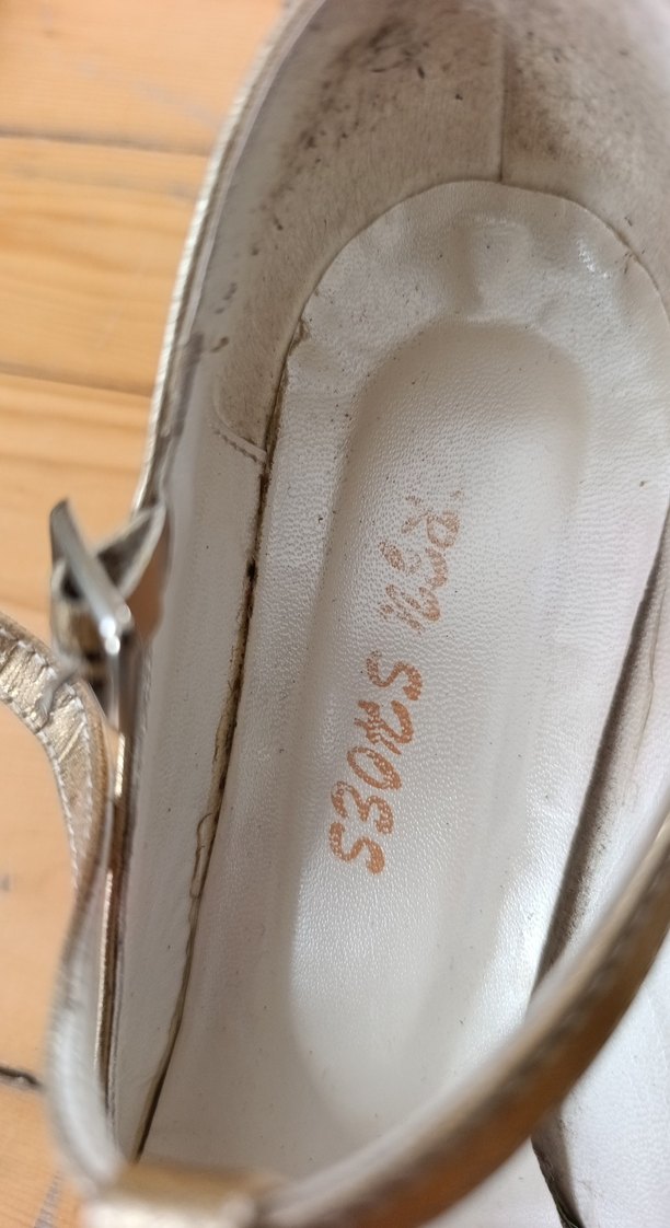 Altın Renkli Tokalı Kadın Topuklu Ayakkabı - Görsel 3