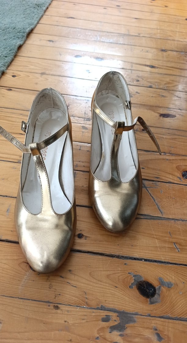 Altın Renkli Tokalı Kadın Topuklu Ayakkabı - Görsel 2