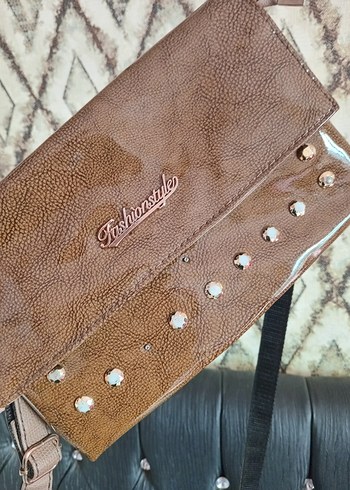 Kahverengi Parlak Kadın Deri Çanta - Görsel 2