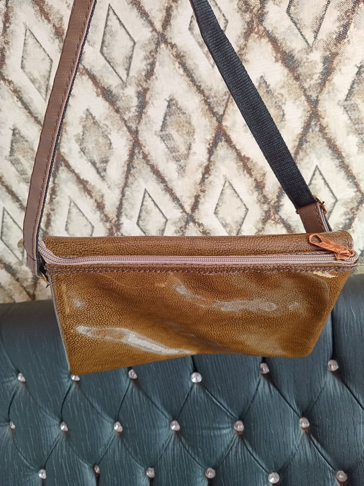 Kahverengi Parlak Kadın Deri Çanta - Görsel 3