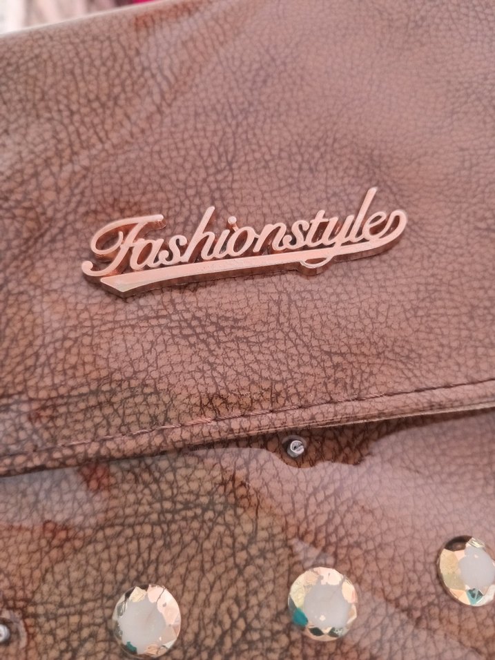 Kahverengi Parlak Kadın Deri Çanta - Görsel 5