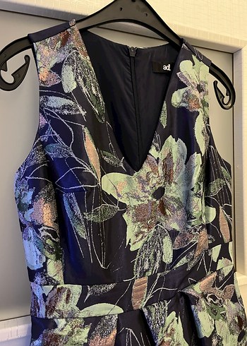 ADL Lacivert Çiçek Desenli Uzun V Yaka Elbise - Görsel 5