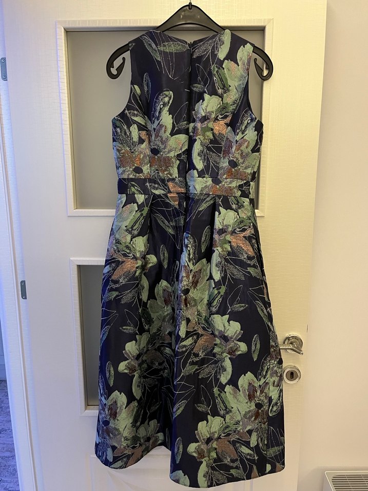 ADL Lacivert Çiçek Desenli Uzun V Yaka Elbise - Görsel 3