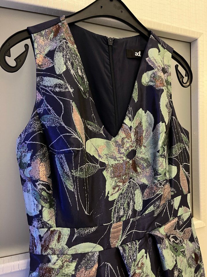 ADL Lacivert Çiçek Desenli Uzun V Yaka Elbise - Görsel 5