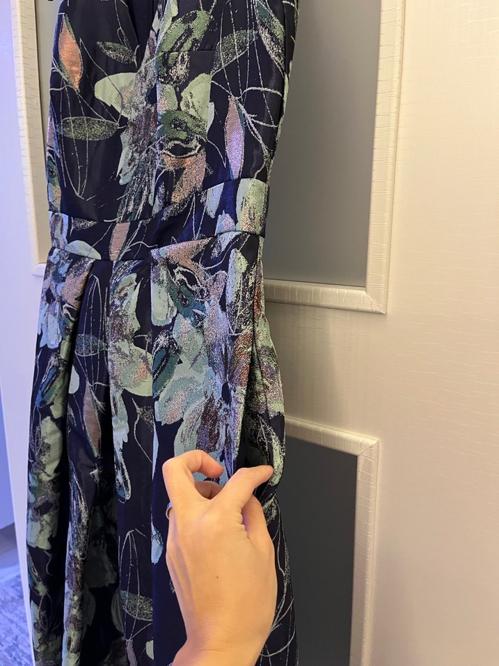 ADL Lacivert Çiçek Desenli Uzun V Yaka Elbise - Görsel 4