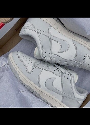 gri nike dunk
