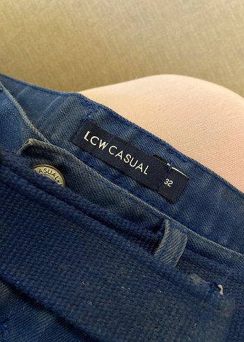 Kemerli Mavi Denim Midi Şort - Görsel 3