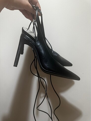 37 Beden Bershka 10cm bağcıklı stiletto