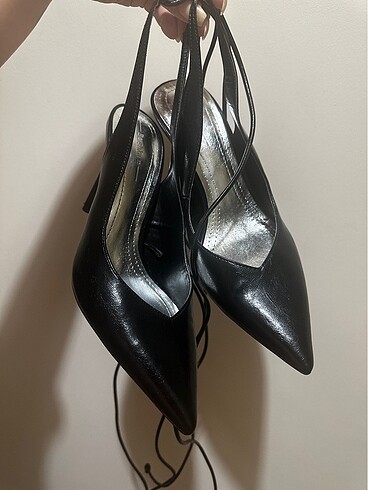 37 Beden siyah Renk Bershka 10cm bağcıklı stiletto