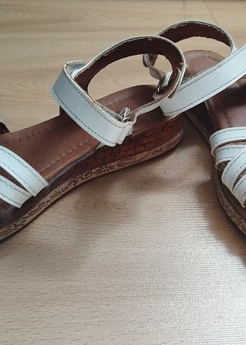 37 Beden Beyaz Kadın Sandalet