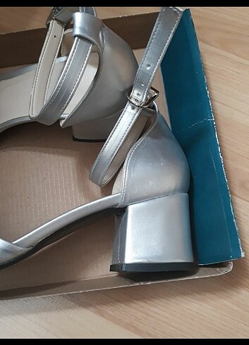 37 no Yeni gümüş Ayakkabı  - Görsel 2