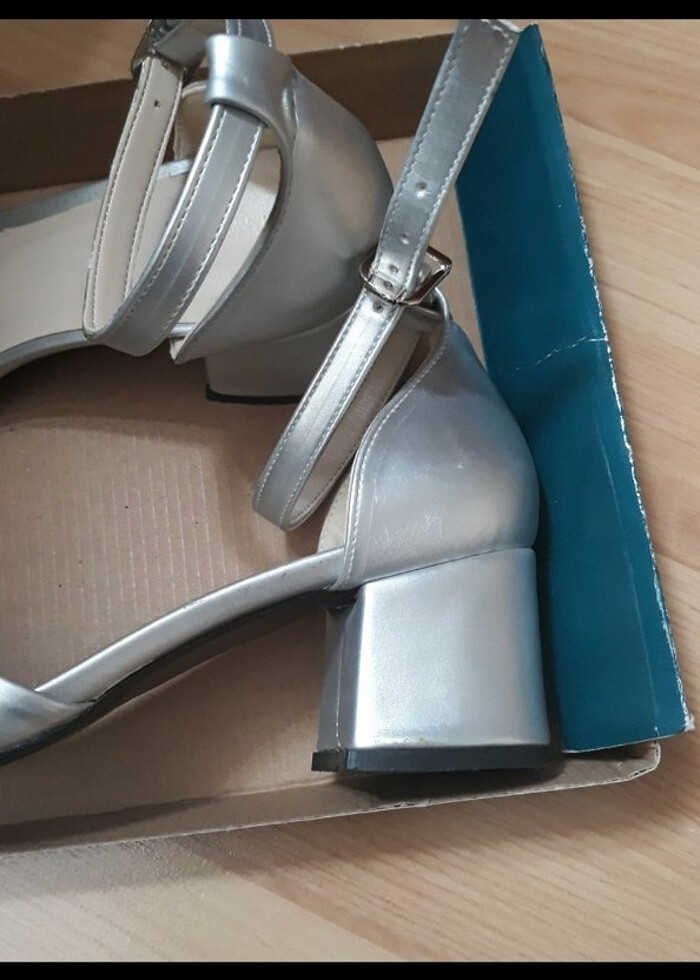 37 no Yeni gümüş Ayakkabı  - Görsel 2