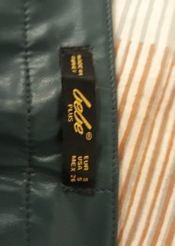 Yeşil Deri Dar Paça Pantolon - Görsel 4