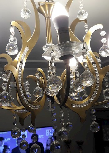 Kristal Detaylı Koyu Altın Avize - Görsel 6