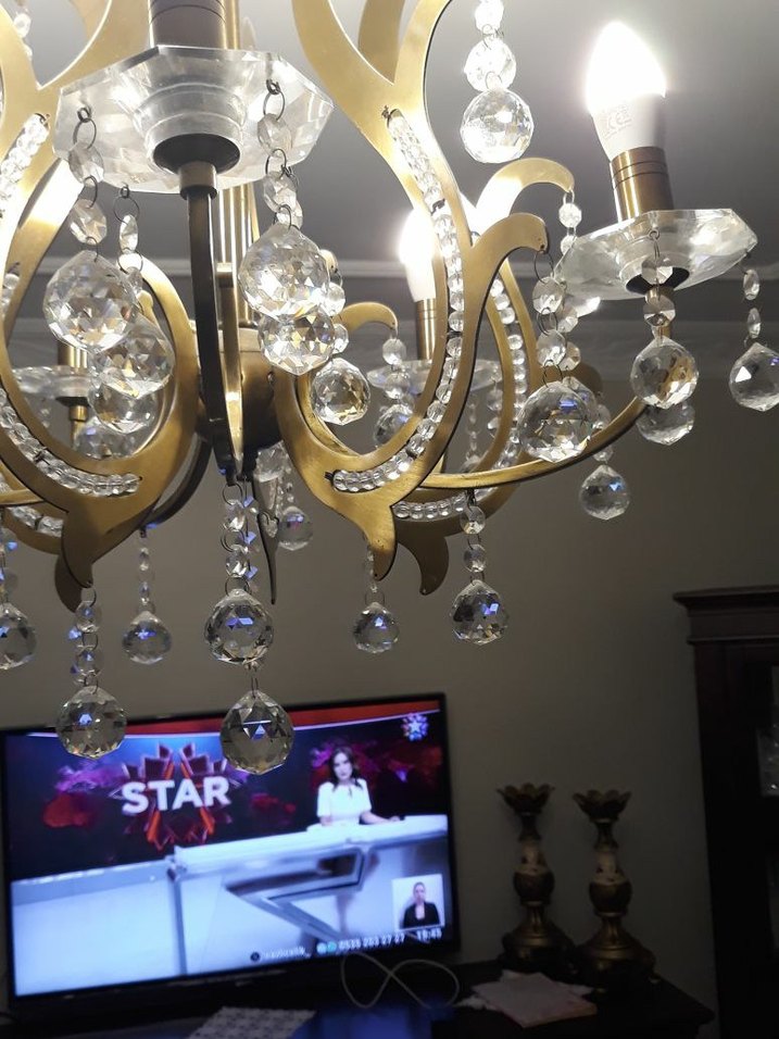 Kristal Detaylı Koyu Altın Avize - Görsel 4