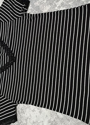 Çizgili crop - Görsel 3