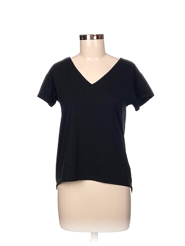 Diğer T-shirt %70 İndirimli.
