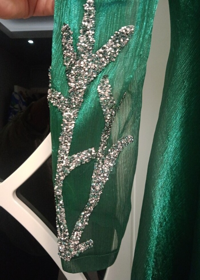 Zümrüt yeşili taş detaylı abiye - Görsel 2