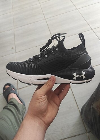 Spor ayakkabısı 