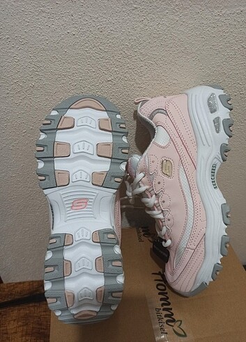 36 Beden pembe Renk Skechers bayan ayakkabısı