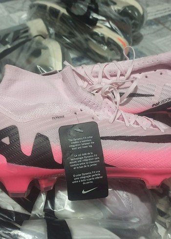 Pembe Bağcıklı Erkek Futbol Ayakkabısı - Görsel 3