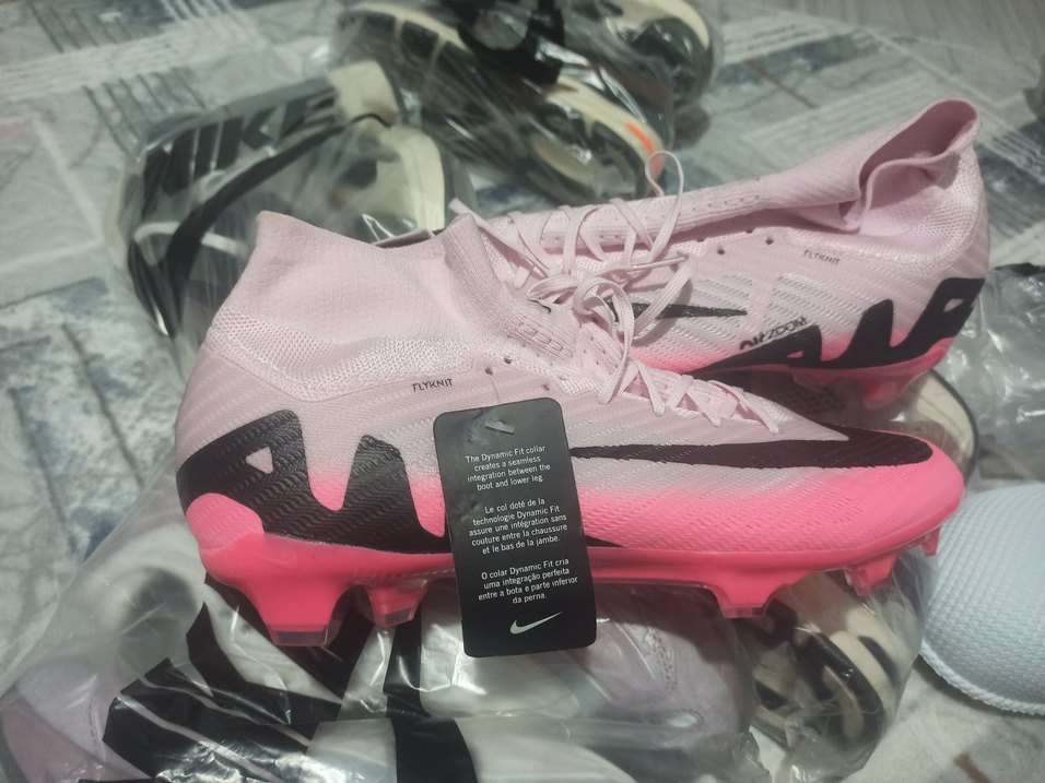 Pembe Bağcıklı Erkek Futbol Ayakkabısı - Görsel 3