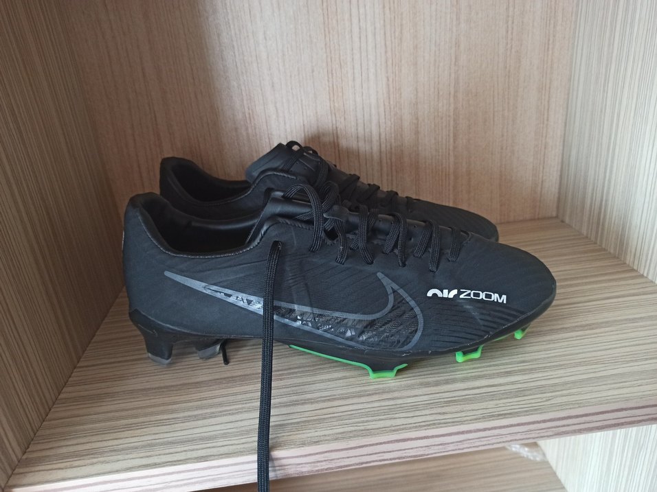 Siyah Bağcıklı Erkek Futbol Ayakkabısı - Görsel 2