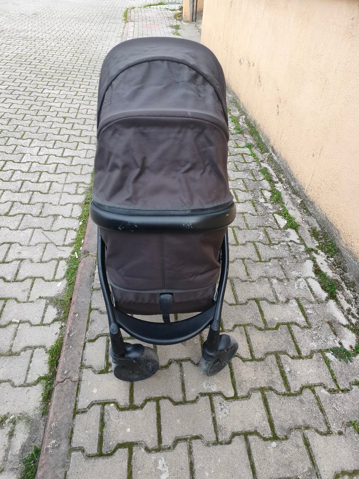 Kahverengi ve gri bebek arabası - Görsel 2