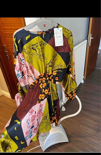 Zara saten mini elbise - Görsel 6