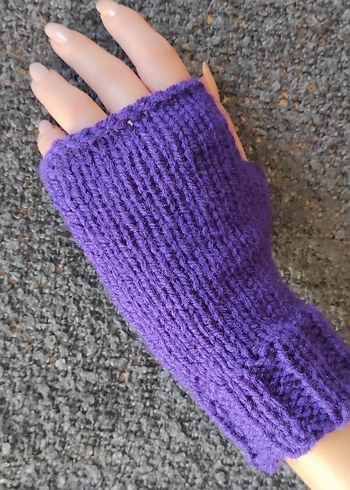Mor Renkli Örgü Parmaksız Kadın Eldiveni - Görsel 3