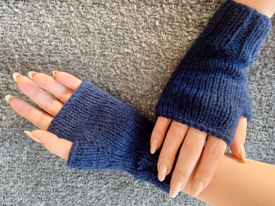 Kadın Lacivert Örgü Parmaksız Eldiven - Görsel 3