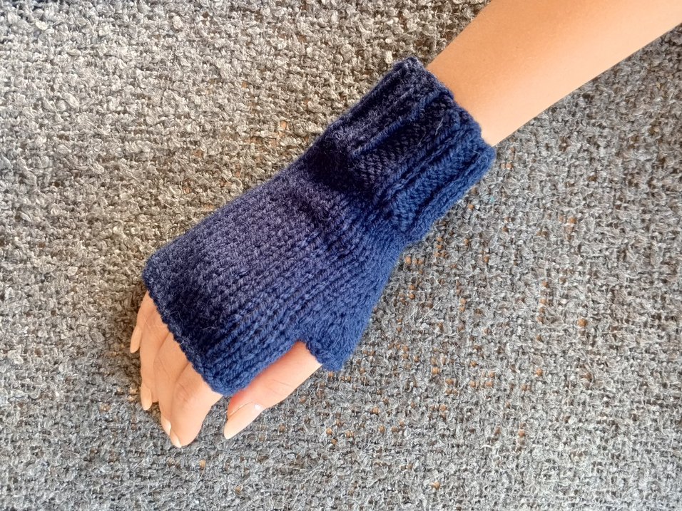 Kadın Lacivert Örgü Parmaksız Eldiven - Görsel 2