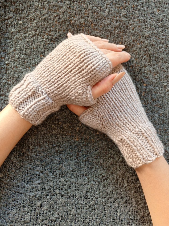 Bej Örgü Parmaksız Kadın Eldiveni - Görsel 5