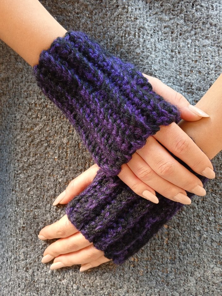 Mor Siyah Örgü Kadın Eldiveni - Görsel 3